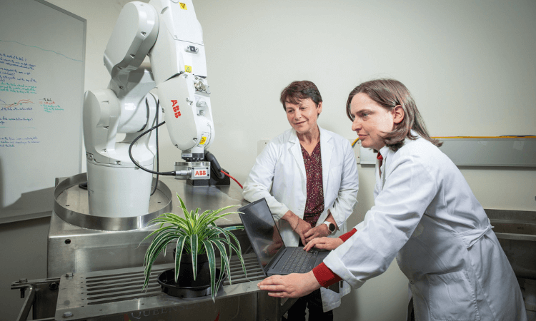 University of Southern Queensland’s Centre for Agricultural Engineering Director Professor Bernadette McCabe and Dr Cheryl McCarthy. 